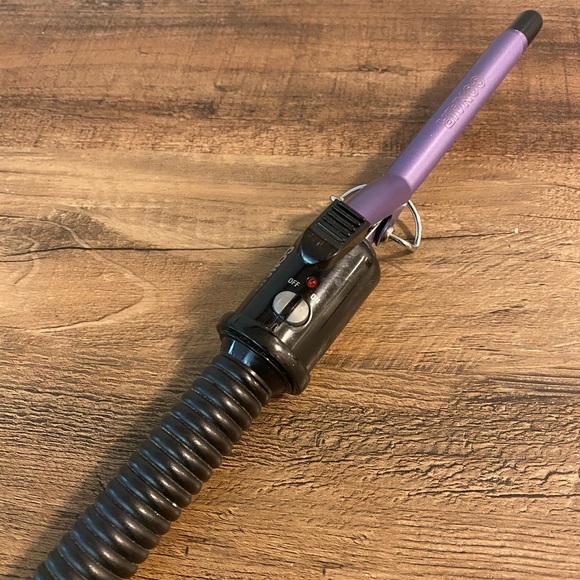 1/4” barrel curling iron - Picture 2 of 3